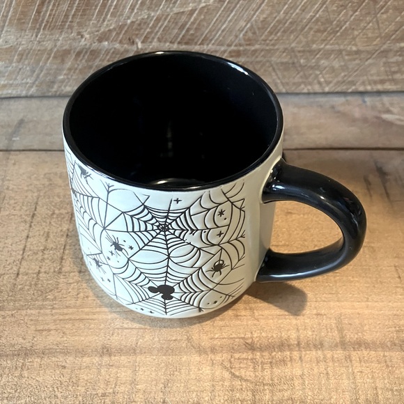 Large Disney Mickey Mouse Halloween spider web mug - new - Picture 2 of 7